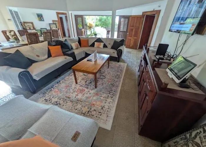 Reef Winds Villa *
