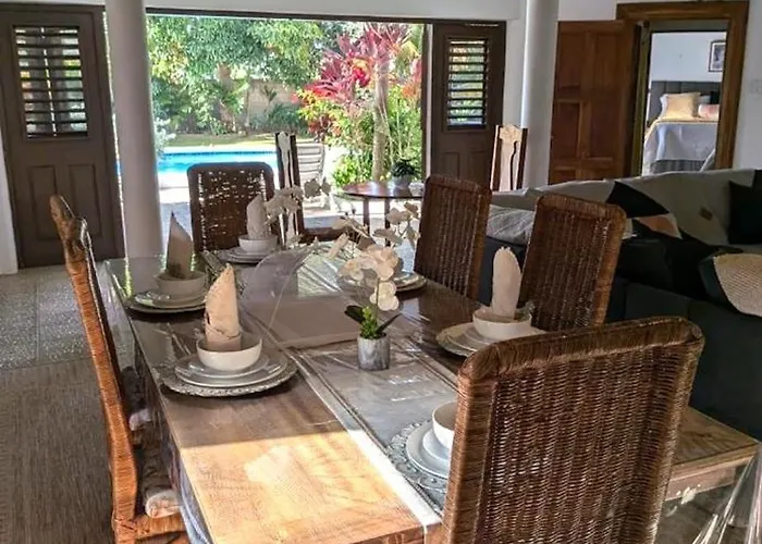 Reef Winds Villa Runaway Bay
