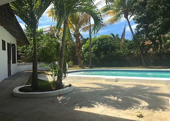 Reef Winds Villa *